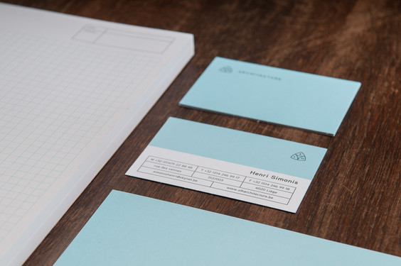 SLH Architecture

Réalisation de l'identité graphique du bureau d'architecture SLH (Henri Simonis + Laurent Sougnez).
Création de logo / carte de visite / compliment cards / bloc note / site web.