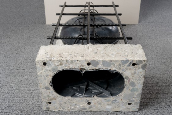 Echantillon de démonstration Slim-lineVoid Formers. Projet par Cobiax ; Suisse, 2004