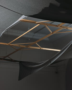 Les éléments accumulés à travers le temps ont été démantelés.