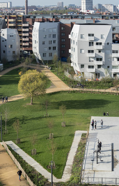 Vue d'ensemble du parc et des bâtiments Van Artevelde et Six Jetons