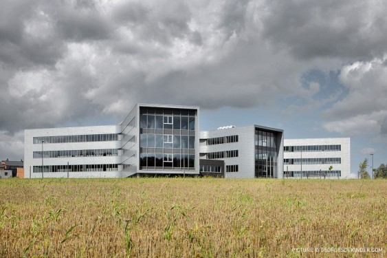 IMMEUBLE DE BUREAUX WYETH 