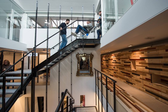 Vertical circulation and light