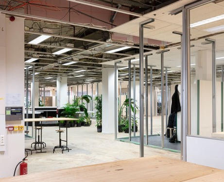 Diagonal view through the central space for informal encouters