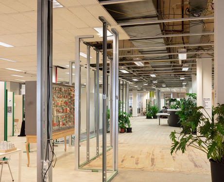 On the right the most public space, on the left the inbetween workspaces